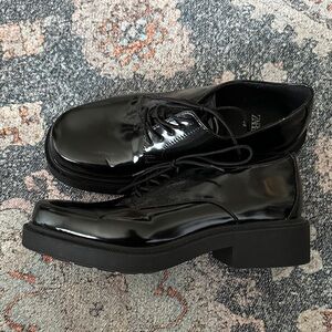Zara Woman Euro 39 Glossy Black Oxfords